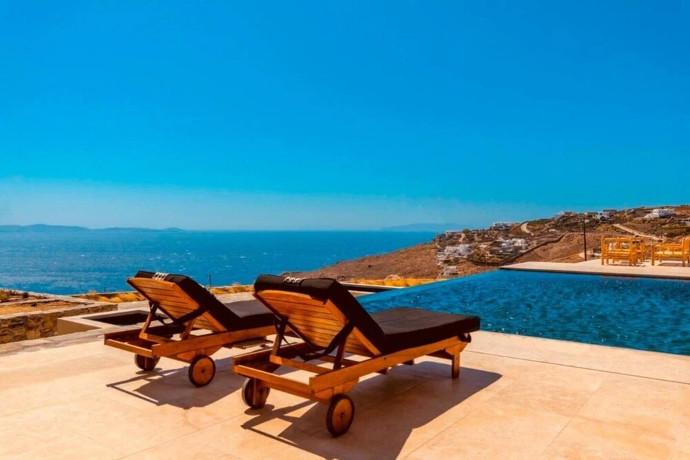 Breathtaking 5 Bedroom Villa With Private Pool