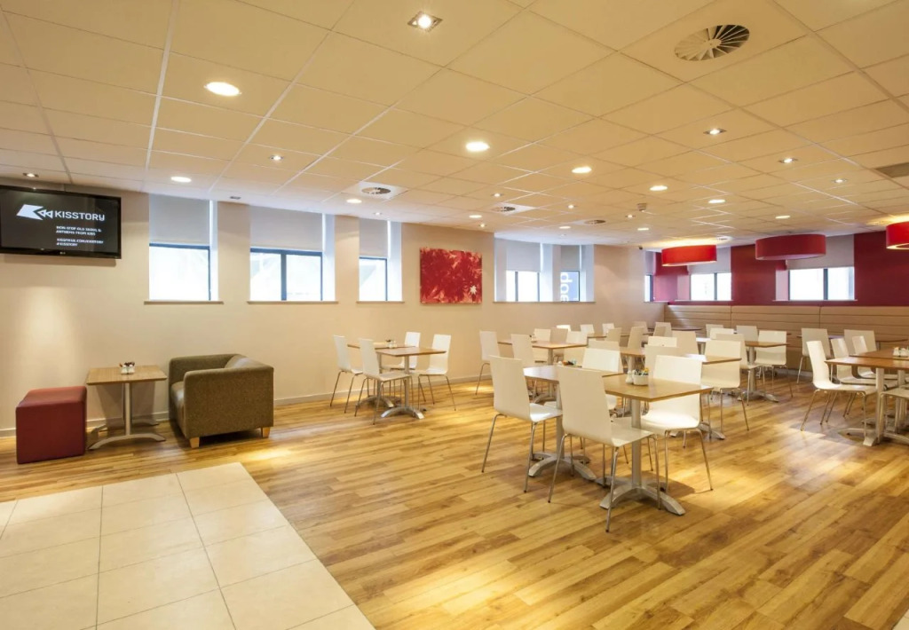 Travelodge Cardiff Central Queen Street