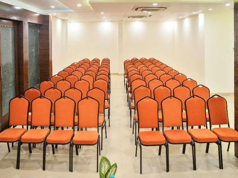 ZO Rooms Varanasi Cantt