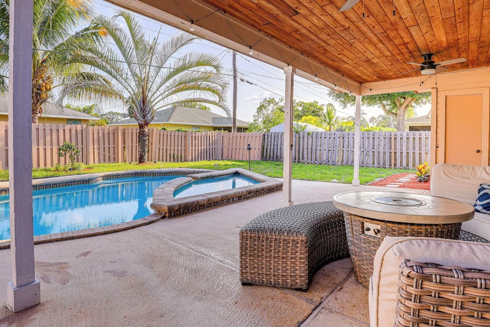 Pool, Game Room & Fire Table: Stuart Oasis