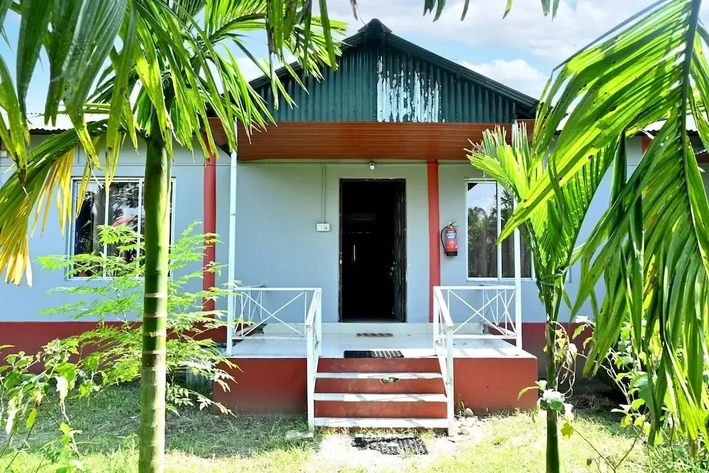 Rahaman Farm House Lataguri  Murti