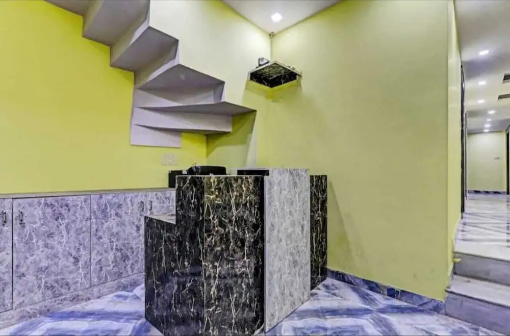 Hotel O Sna Grand Near Sudarshan Cinema