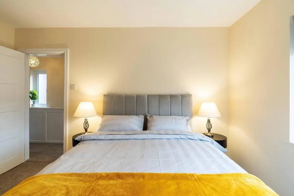 Impeccable Luxury 2-bed House in Sheffield