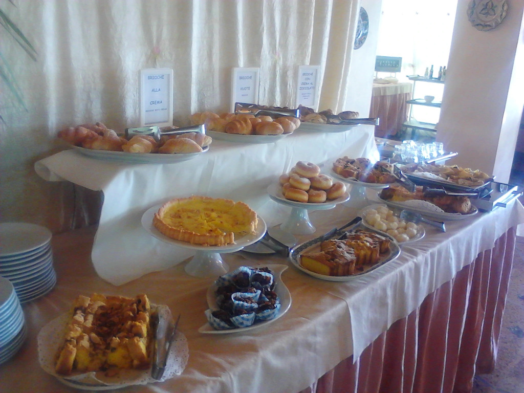 MoMo Seaview Hotel