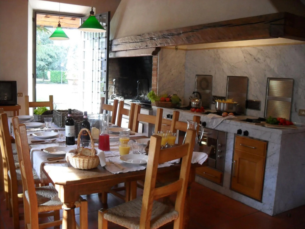 Marvellous Villa Near San Gimignano With Stunning Infinity Pool big Private Parc and AC Wedding Ve-villa Antonella