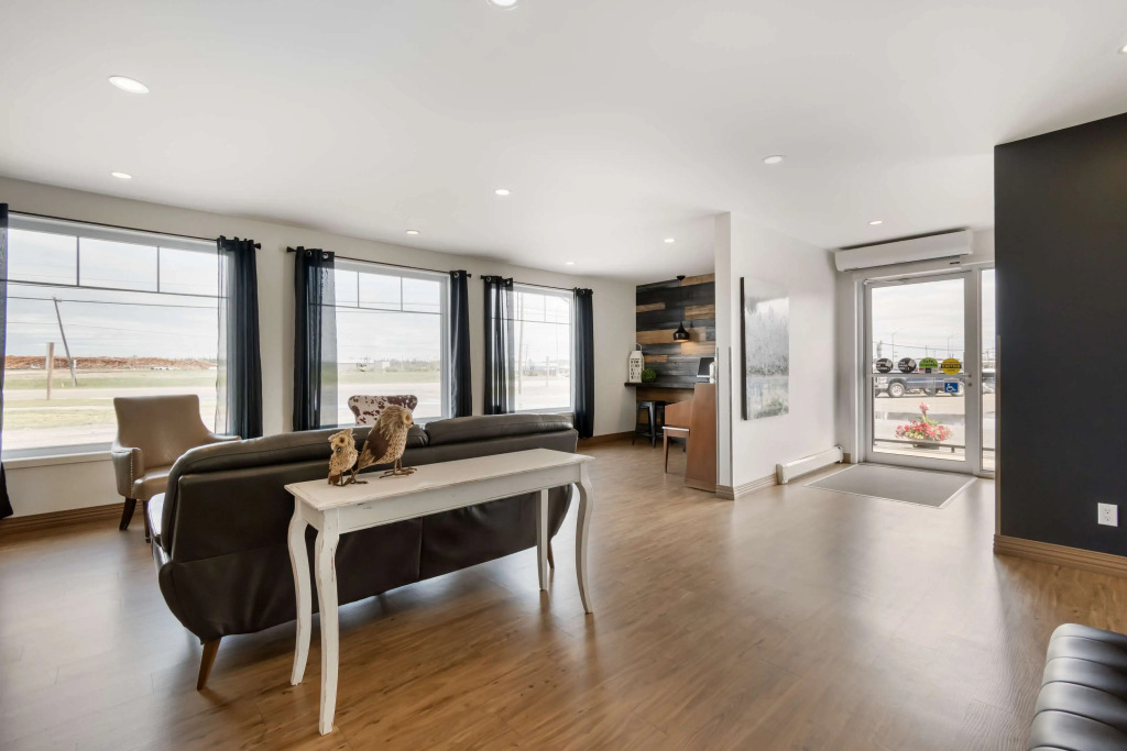 Villa Inn & Suites - SureStay Collection by Best Western
