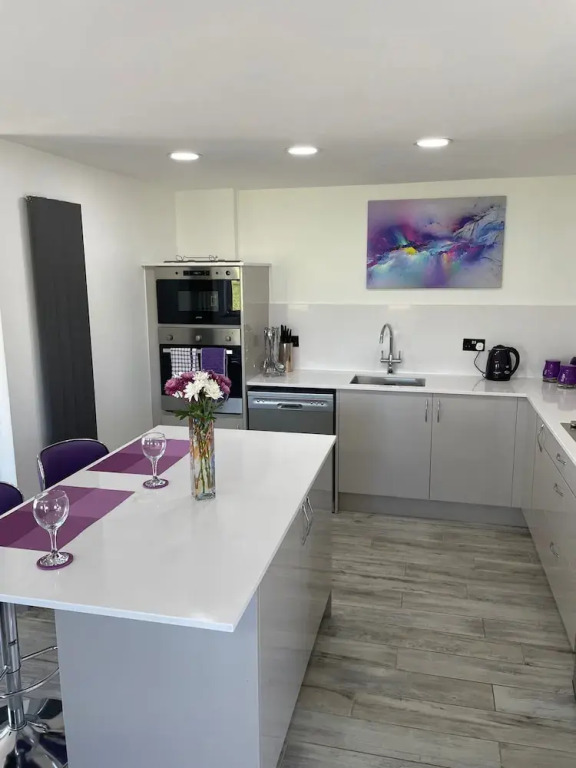 Ulverstons Little gem - Sleeps 2 - Free Parking