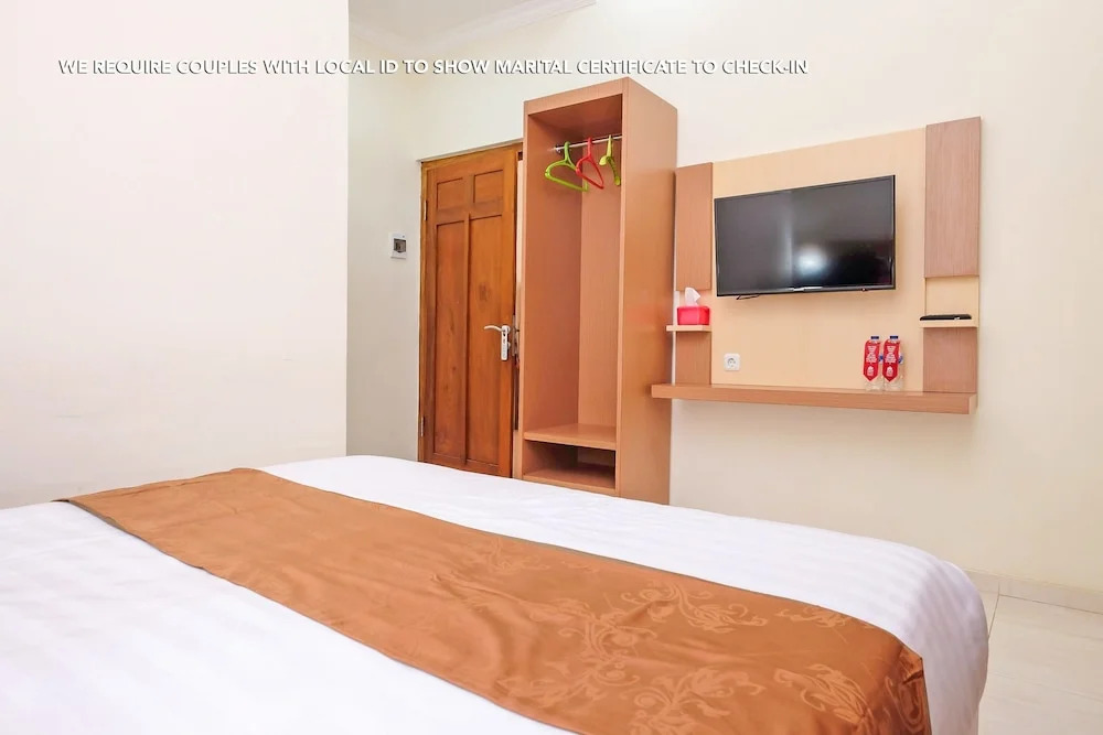 ZEN Rooms near Stasiun Kota Baru