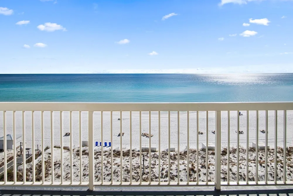 Pelican Beach Resort - Destin Condo Getaways by CLs