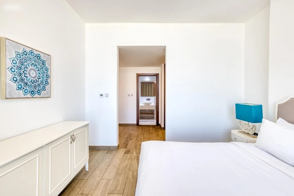Cali Style 4 BR Penthouse Large Patio