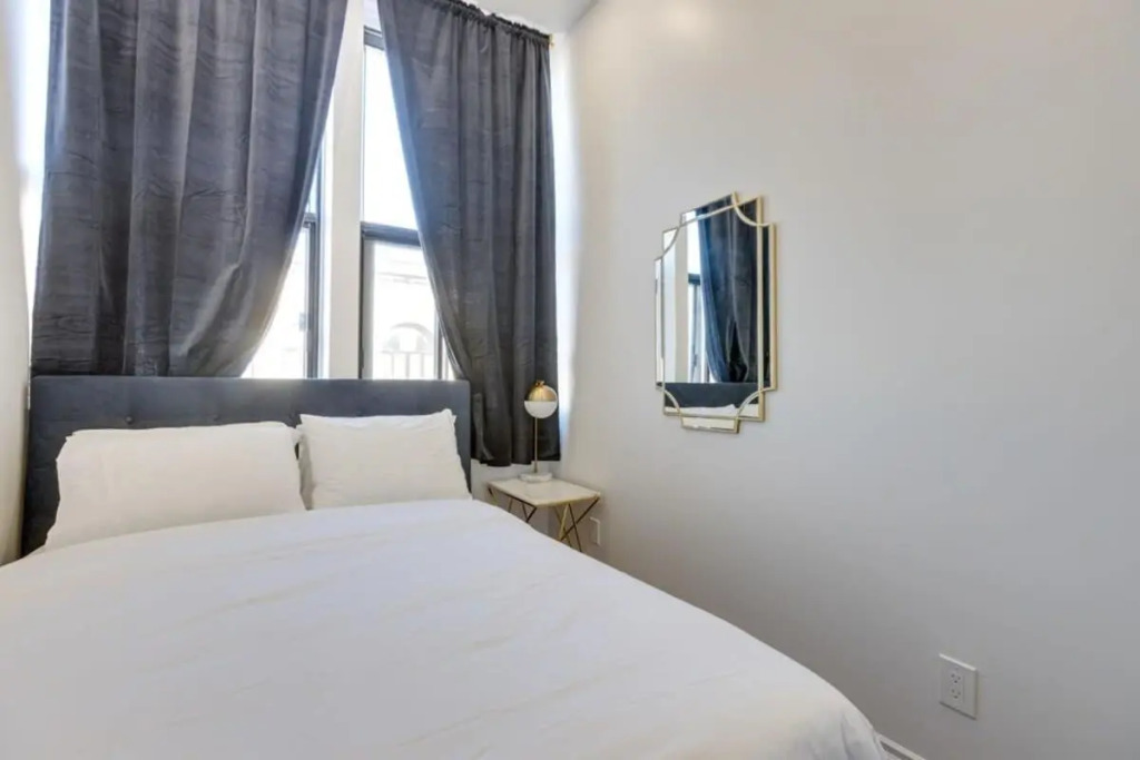 M11 Gorgeous 3BR w Kingbed Perfect Location