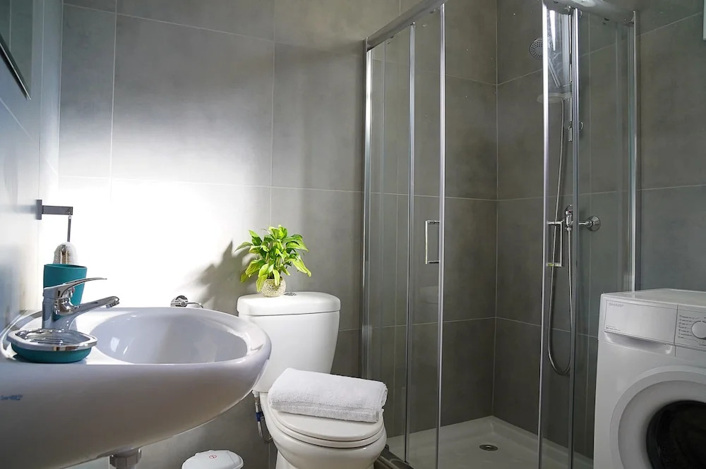 2 BD Maisonette Galatex