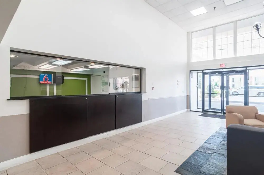 Suburban Extended Stay South of Downtown/tinker AF