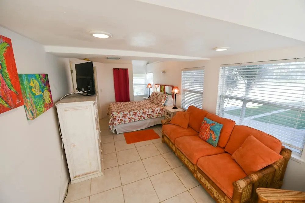 Tropical Breeze Apartment 2