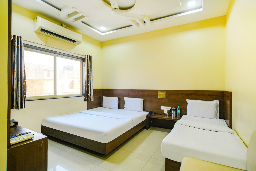 Fabhotel Satyug