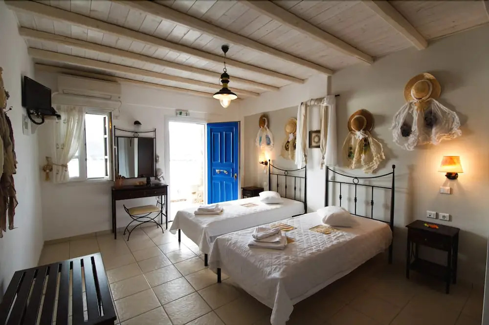 Studios Niovi Serifos