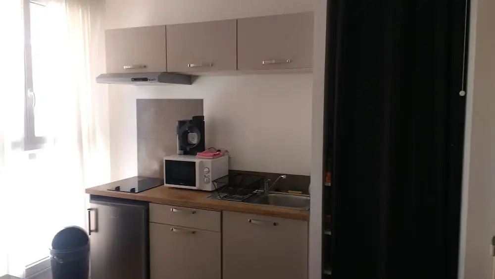 Grand T1 Palais de justice apartment