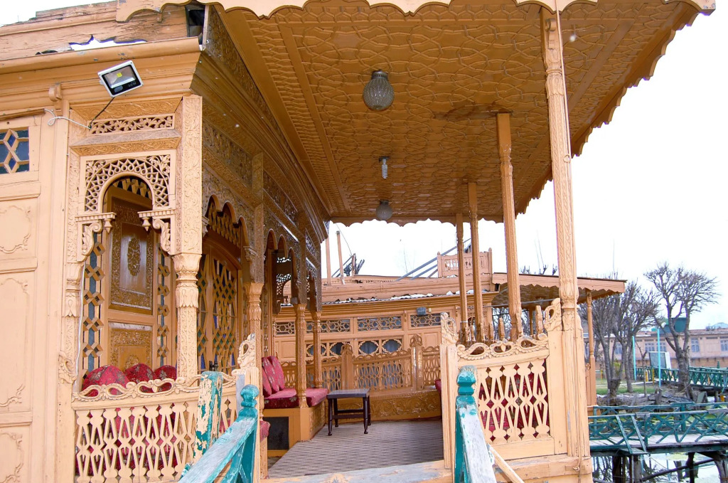 New Alexandra Houseboats