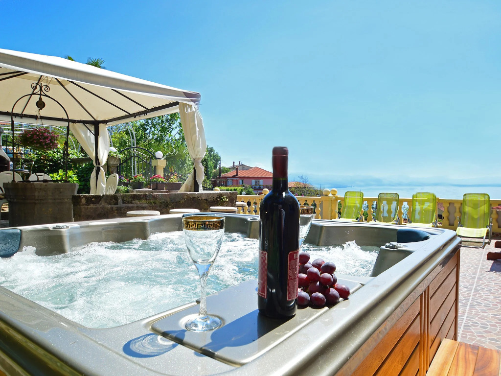 Holiday home Andrea with whirpool by Villas Guide
