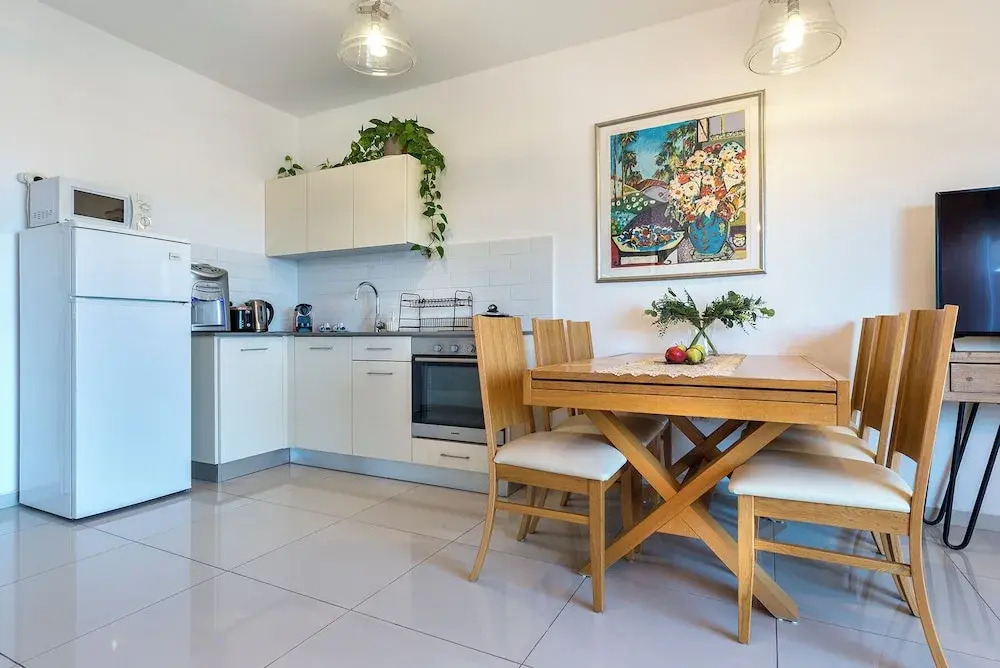 Melony Apartment