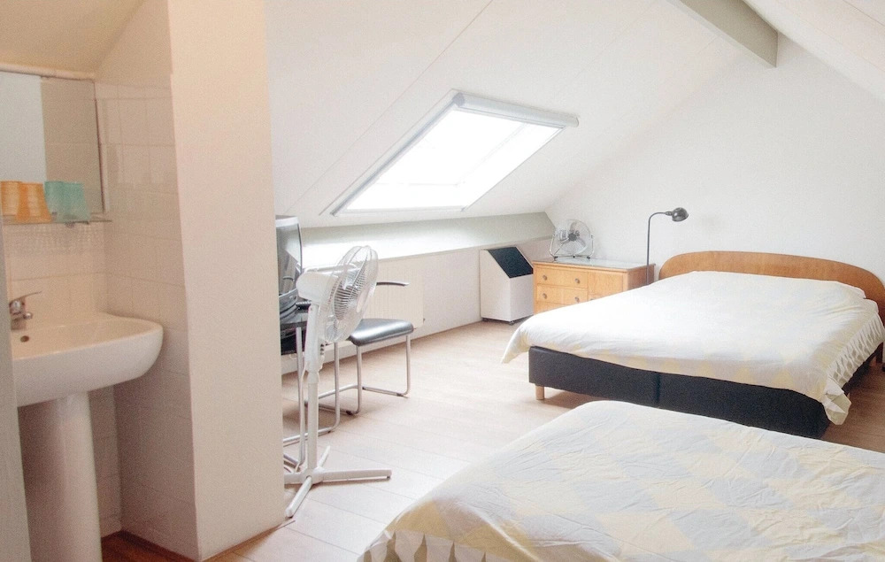 Amazing Home In Remersdaal With Wifi