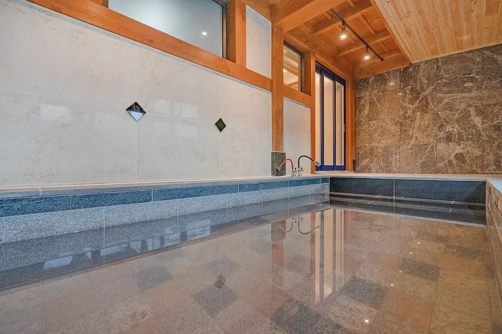 Wanggyeong Hanok Poolvilla