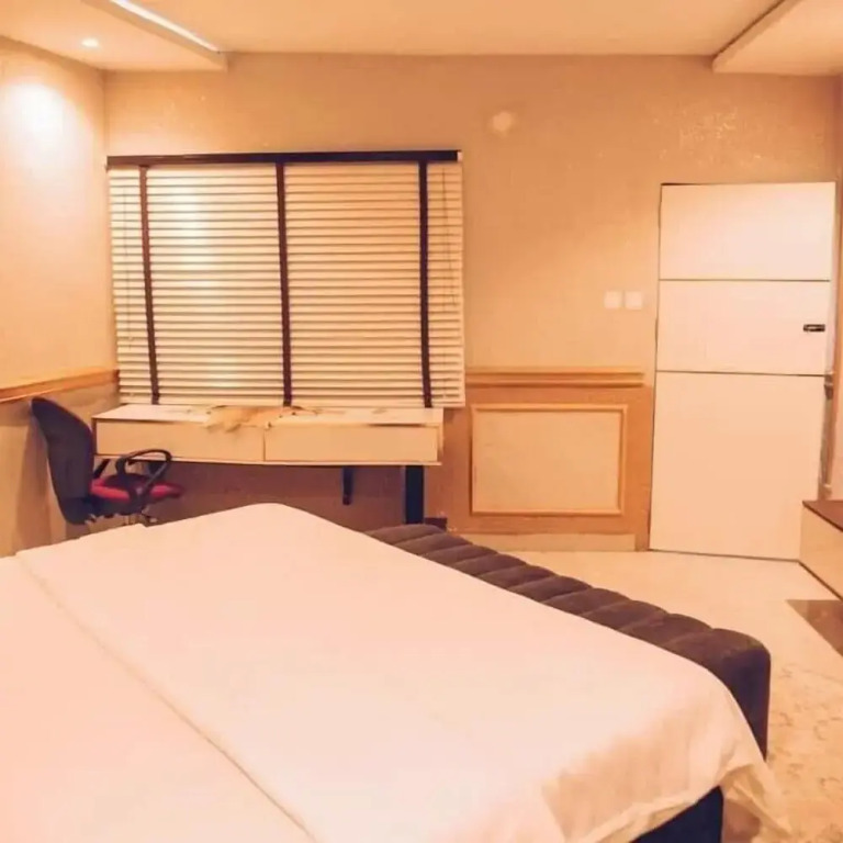 Marcliff Apartments