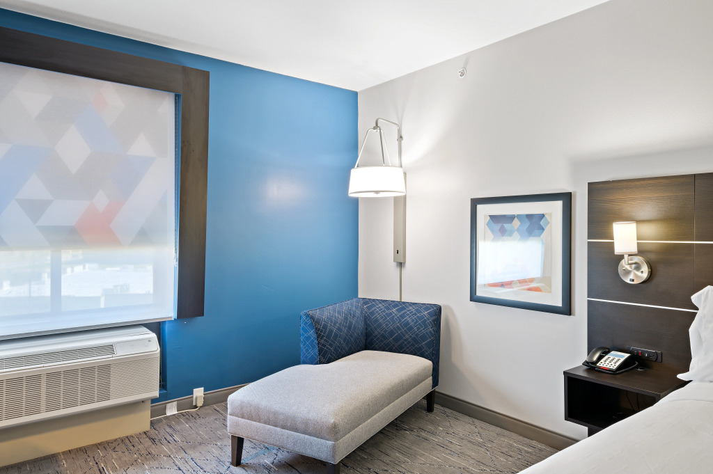 Holiday Inn Express & Suites White Hall by IHG