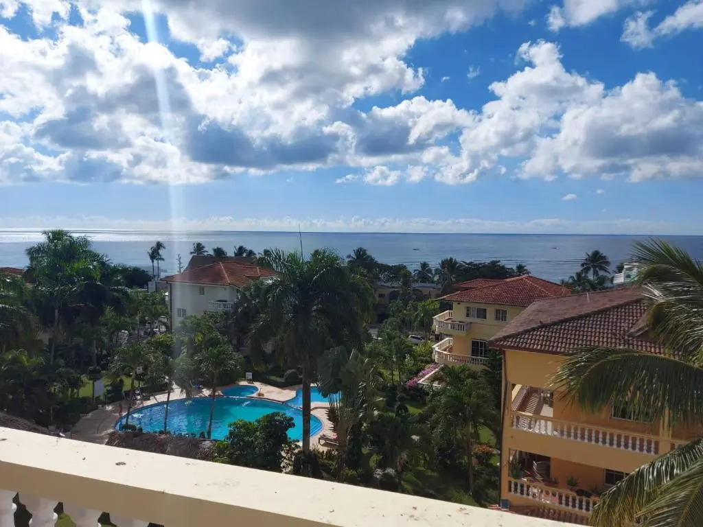 Residencial Las Palmeras de Willy Boca Chica