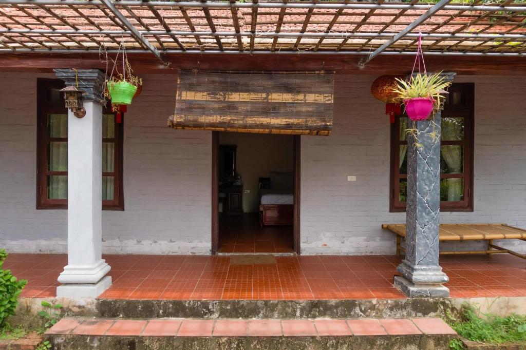 Mua Caves Ecolodge