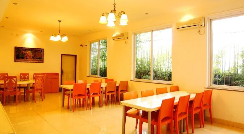 Dujiangyan Spring Business Hotel