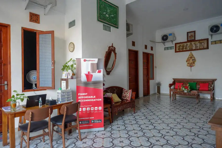 RedDoorz Near Stasiun Purwosari