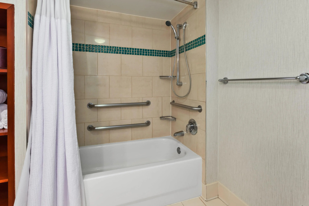 Crowne Plaza Dulles Airport by IHG