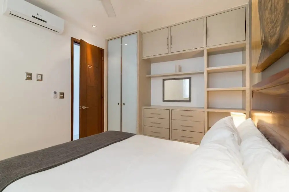 Menesse 205 by CocoBR