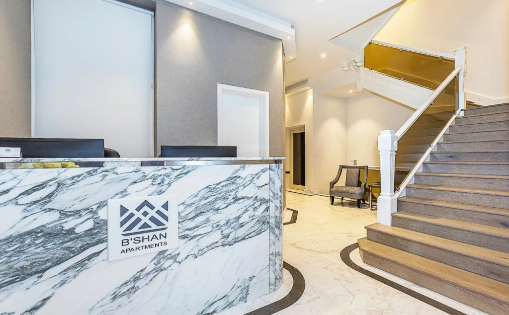 Kensington Court By Capital