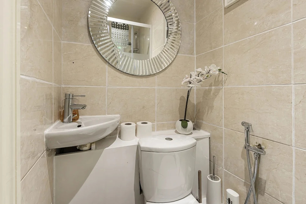 Beautiful Hyde Park Studio Flat