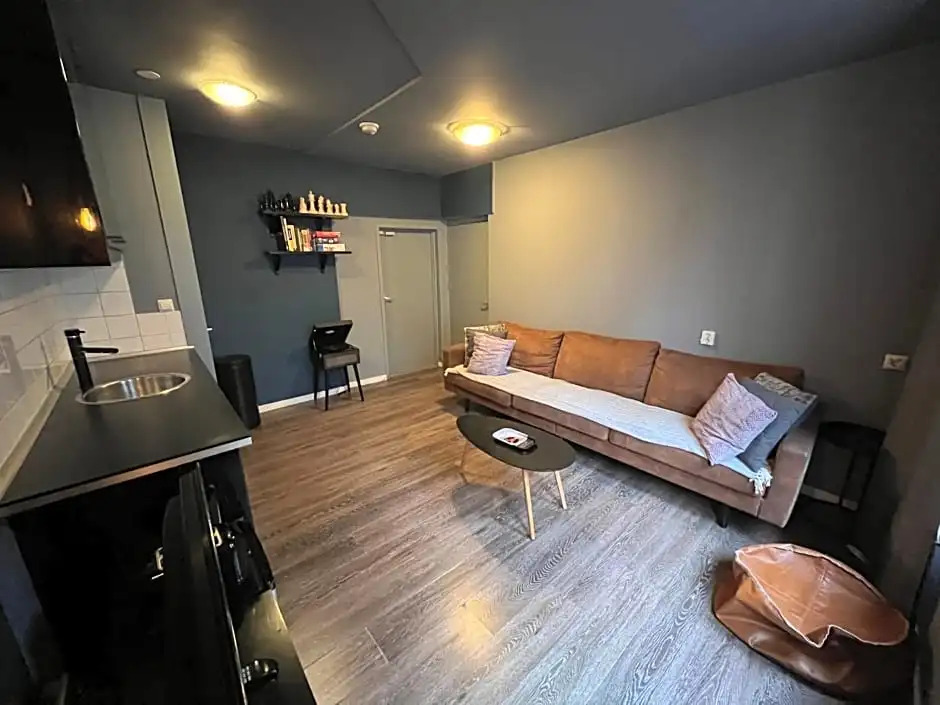 7B&B