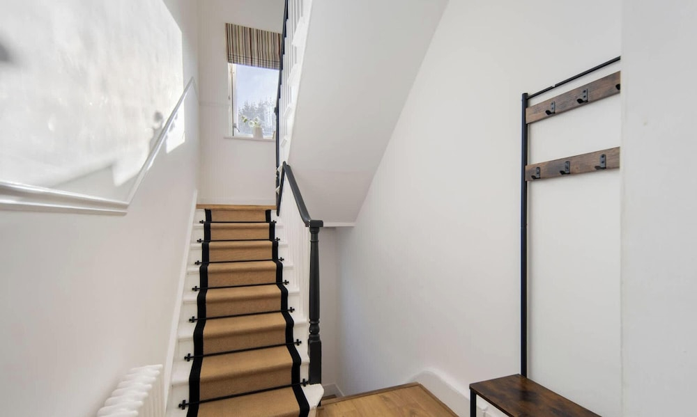 10 Mins Walk to The Oval The Kennington Retreat