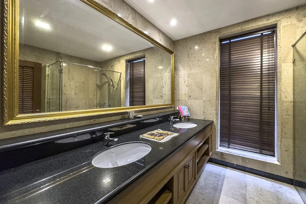 Executive 4 Bed Pool Villa - VTM