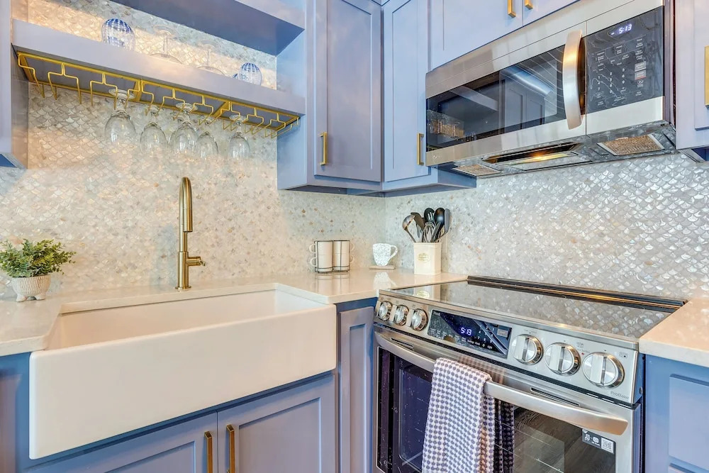 Creekfront Dauphin Island Cottage: Walk to Gulf!