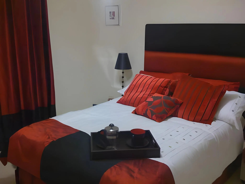 Apple House Guesthouse Heathrow Airport