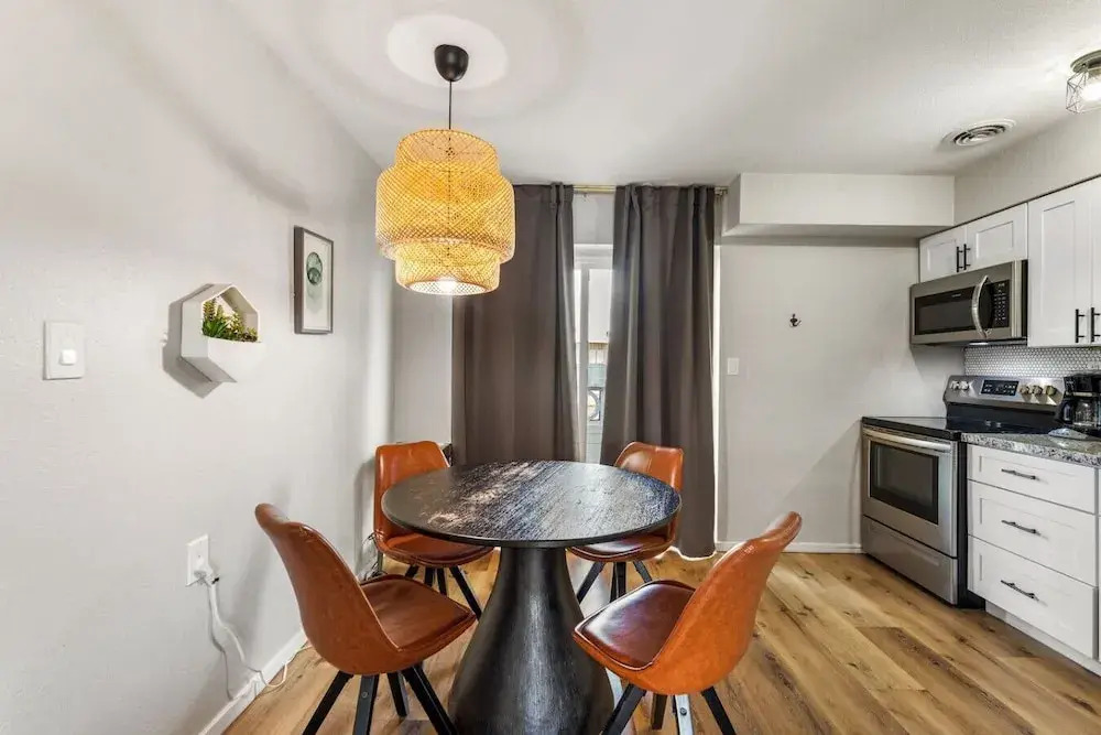 Fashion Square Apt4