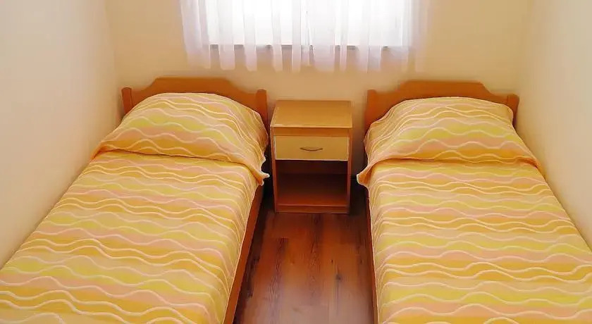 Apartments Leverić 230
