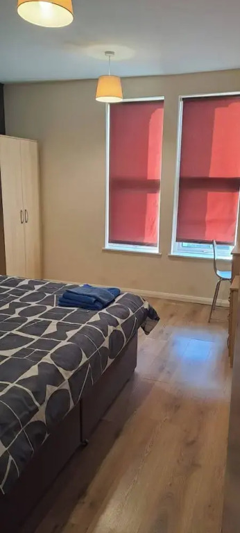 Room-charming Leicester Guest Room With