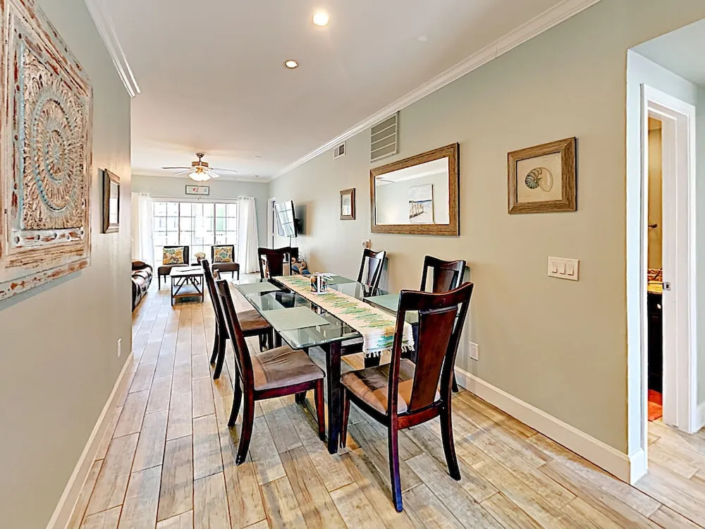 New Listing! Updated : Pool, Hot Tub, Beach 2 Bedroom Condo