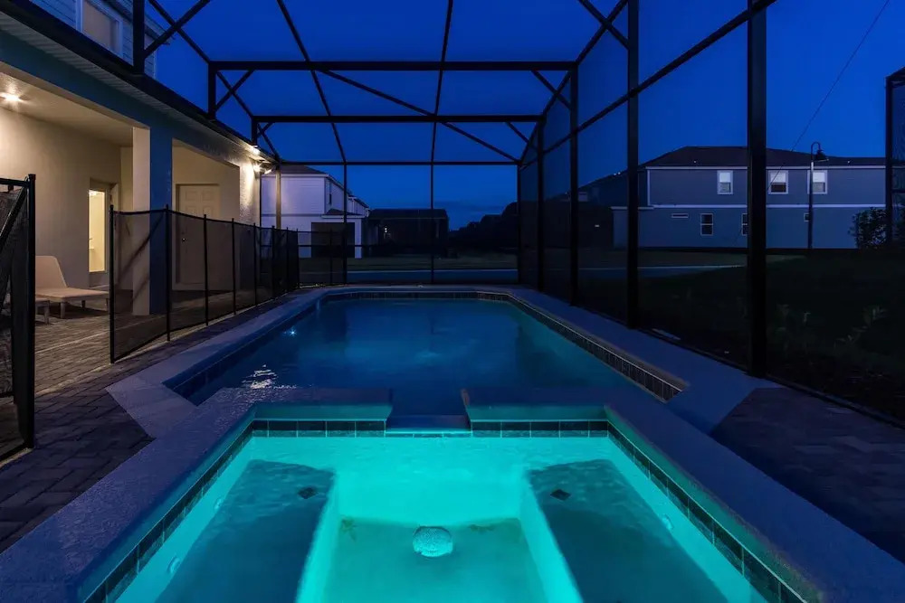 2191 LC - Windsor Island - NEW 10 Bed Villa Heated Private Pool