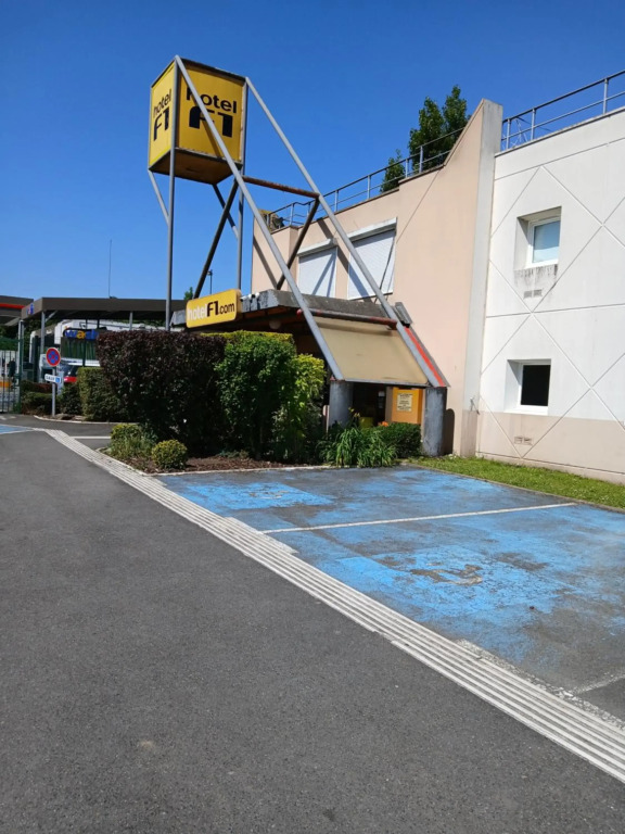 Unisotel Valenciennes EX-hôtel F1