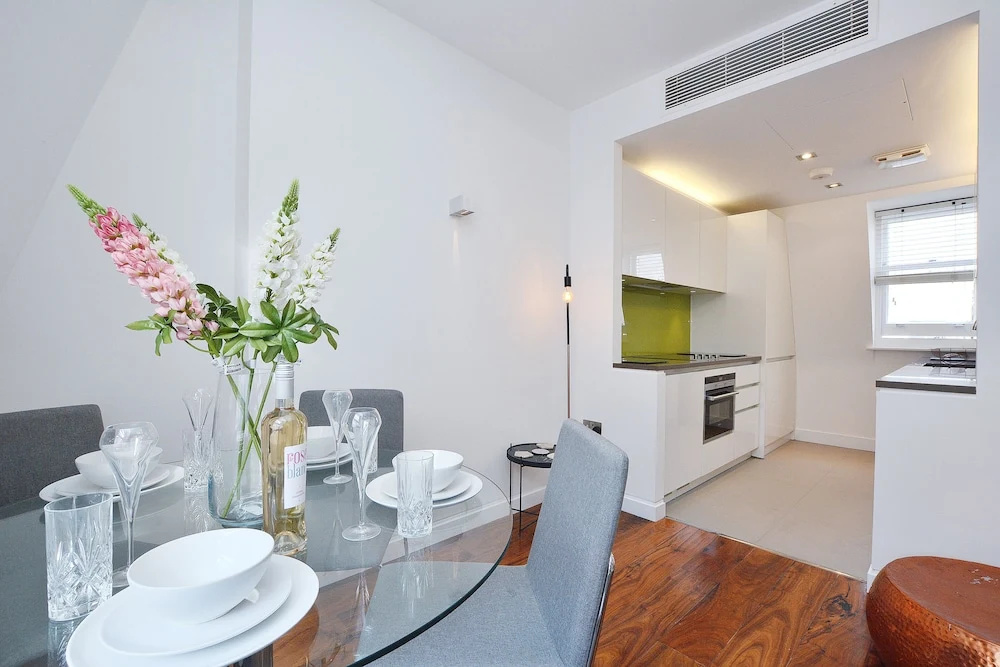 James Street Serviced Apartments by Globe Apartments