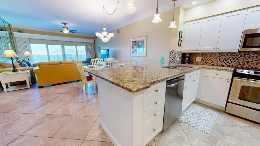 Beach Manor 0404