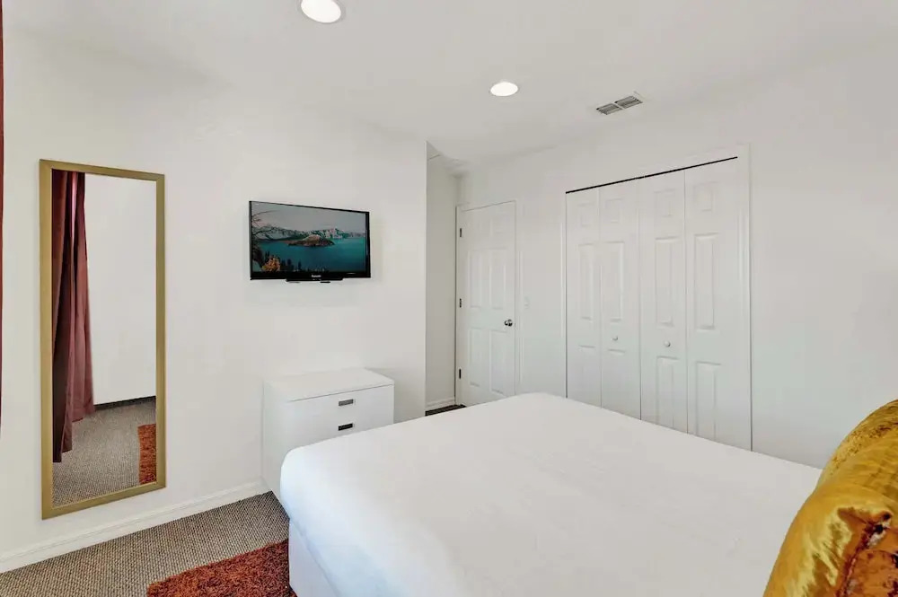 Upstay Spacious 3BR Home w/ Resort Clubhouse Pool